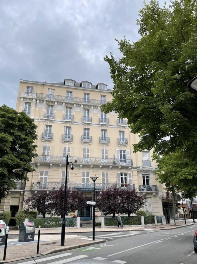Le 5E - Appartement Design Dans Un Ancien Palace Vichy Bagian luar foto